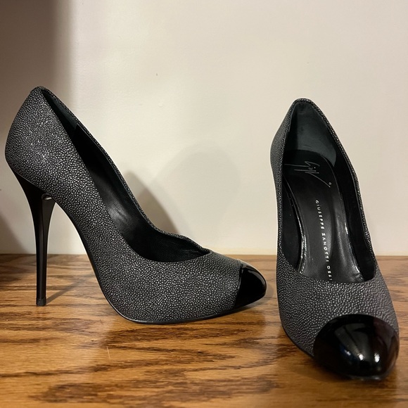 Giuseppe Zanotti Vero Cuoio Gray and Black Almond Toe Heels - Picture 1 of 6